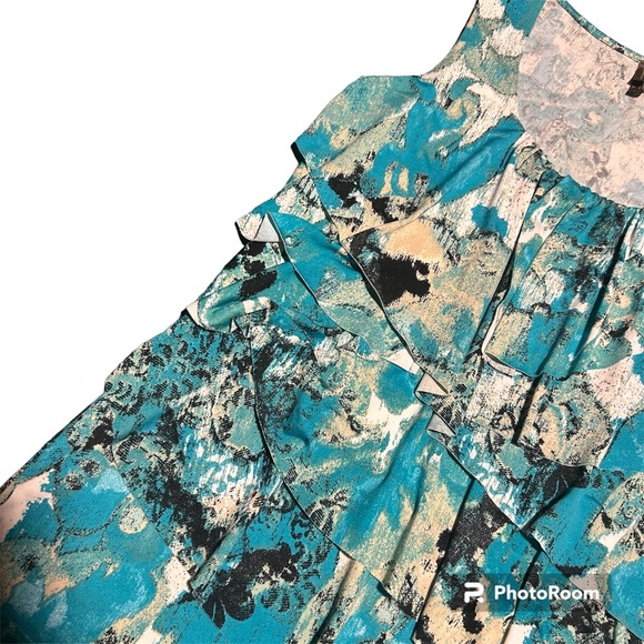 ✨3/$20✨ Denver Hayes Women’s Patterned Sleeveless Ruffled Top - Picture 6 of 7